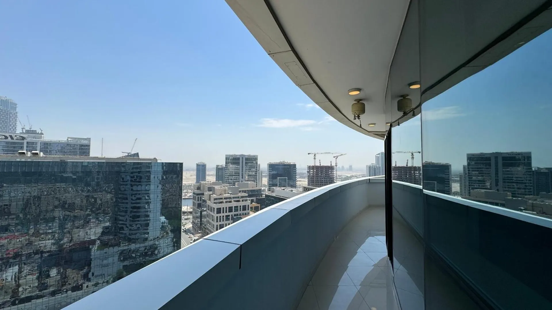 두바이 Magnificent - Damac Distinction Downtown 아파트